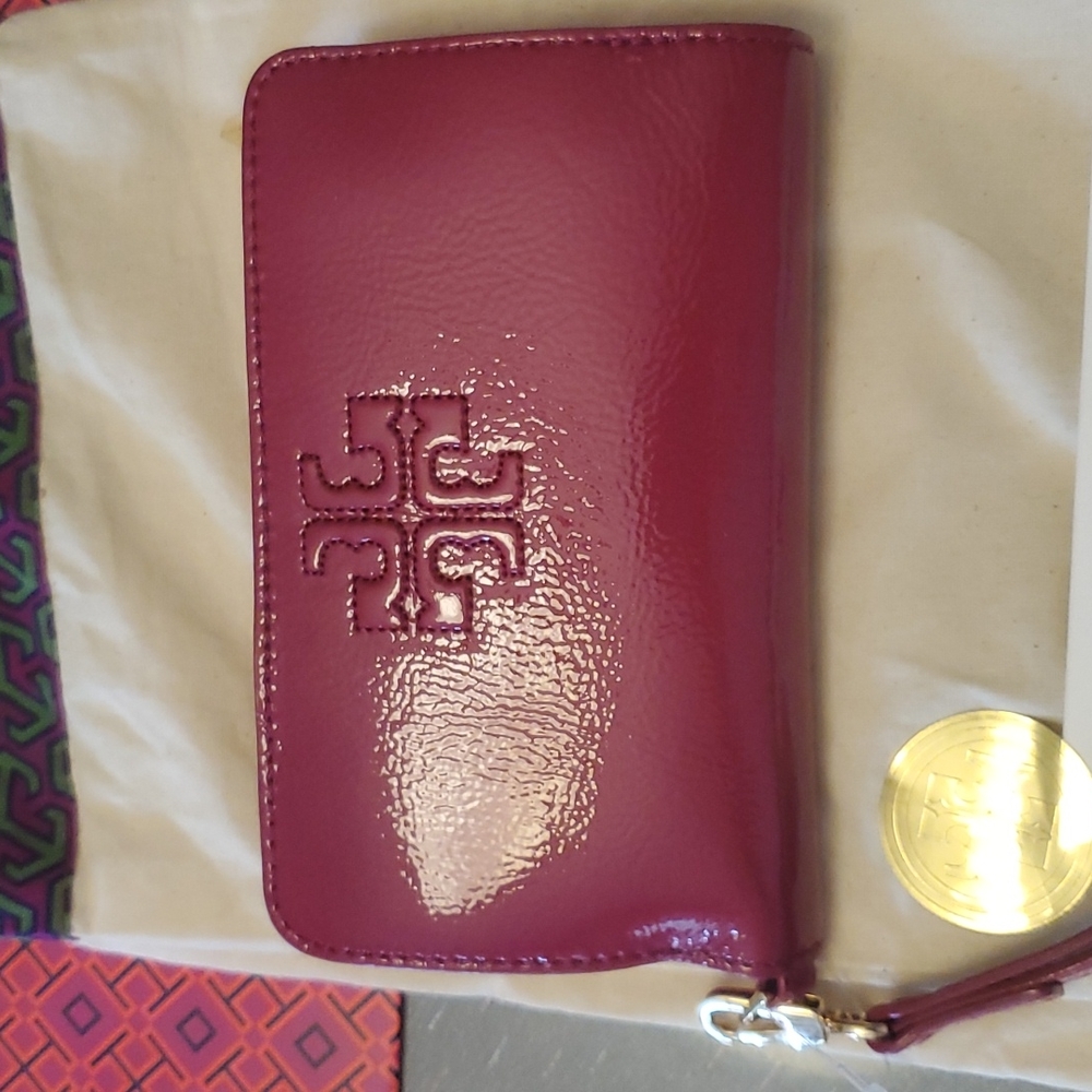 Tory burch HP Leather bi fold wristlet raspberry dust bag And Bag Tb